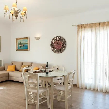 Panos Apartment Naousa